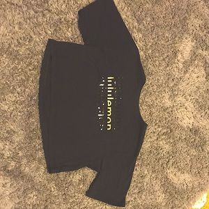 Lululemon cropped t-shirt, size 2 but can fit size 0